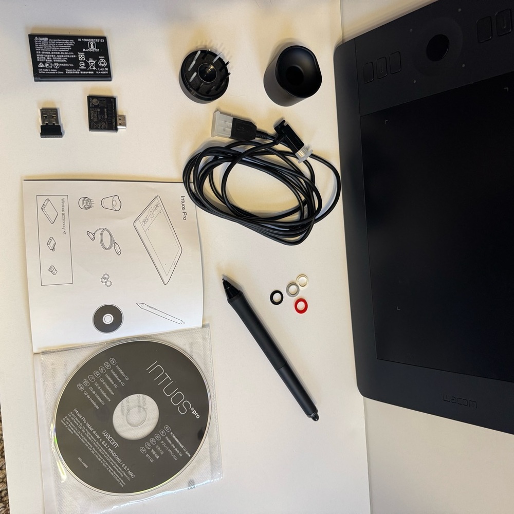 Wacom Intuos Pro creative pen & tablet
